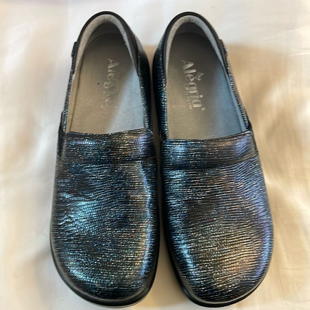 ALEGRIA LIGHTWEIGHT KELI MULTICOLOR SHIMMERY SHOES.  A LITTLE BLING!  NE…